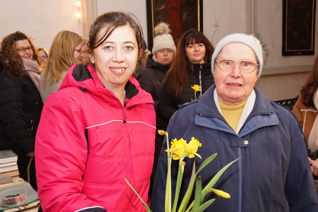 Blumen für die Organistin Monika zum 70.