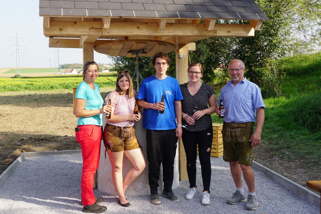 Projektmarathon - Landjugend Hain errichtet "Trinkbrunnen am Fladnitztalradweg"