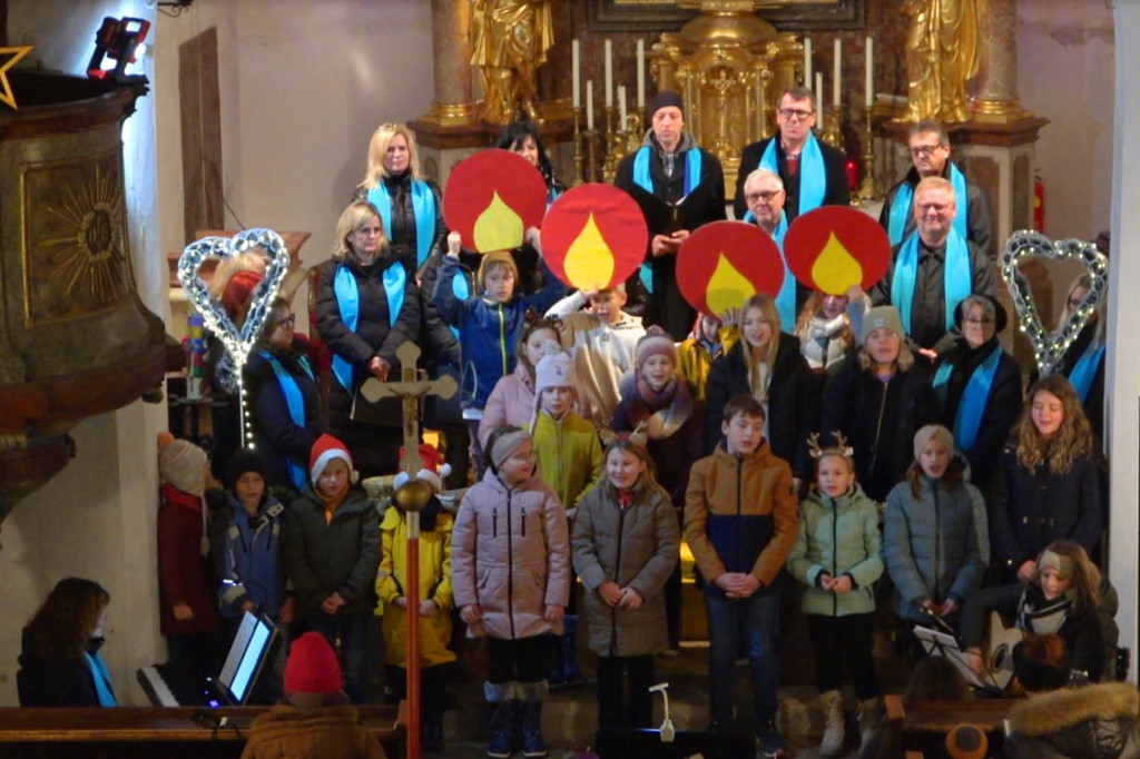 Stimmungsvolles Adventkonzert des Hainer Kirchenchores