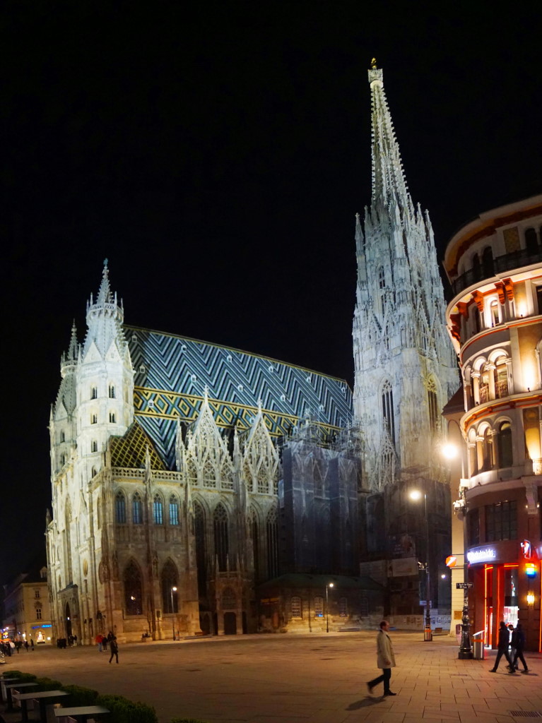 Steffl bei Nacht
